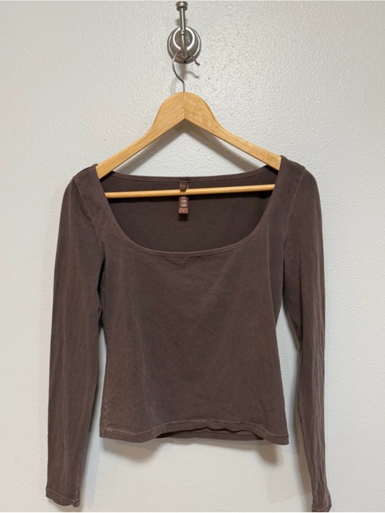 SKIMS Tops - Skims Espresso Long Sleeve Scoop Neck - Size Large